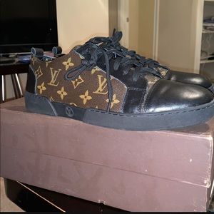Louis Vuitton Mens dress shoes